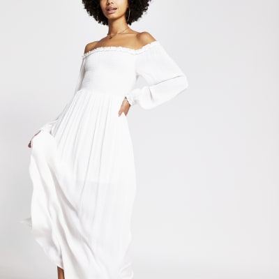 white long sleeve long dress