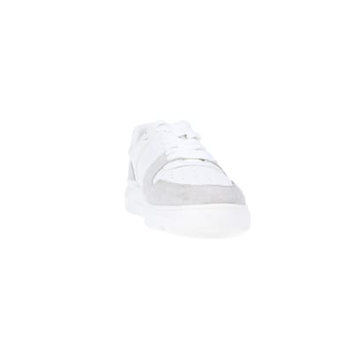 360 degree animation of product White low top trainers frame-20