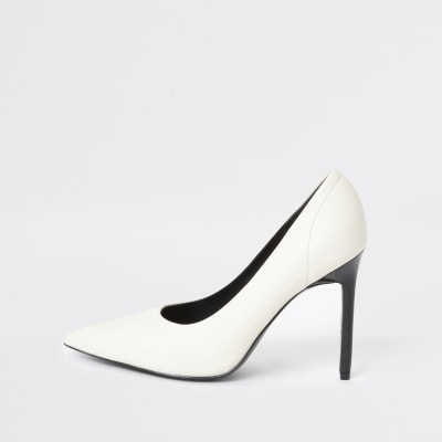 pointed heel shoes