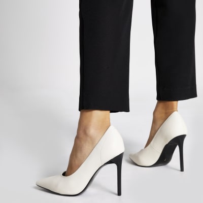 pointed heel shoes