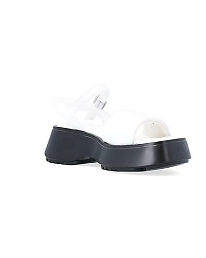 360 degree animation of product White quilted platform sandals frame-18