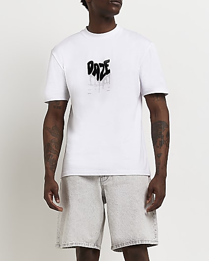 White Regular fit daze Graphic t-shirt