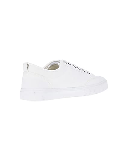 360 degree animation of product White RI lace up plimsolls frame-12