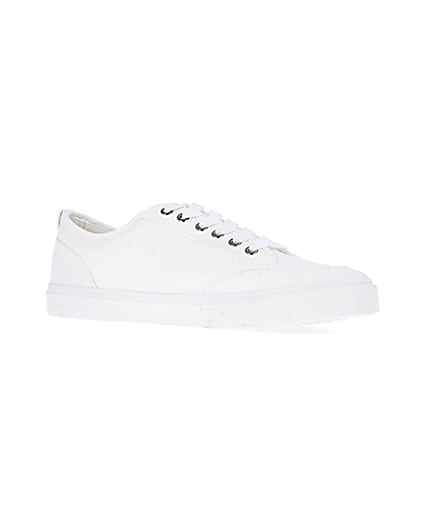 360 degree animation of product White RI lace up plimsolls frame-17