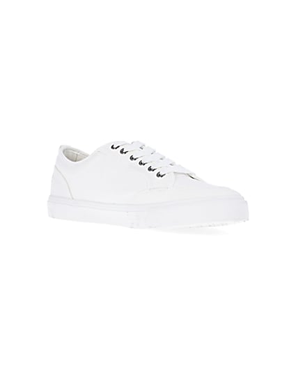 360 degree animation of product White RI lace up plimsolls frame-18