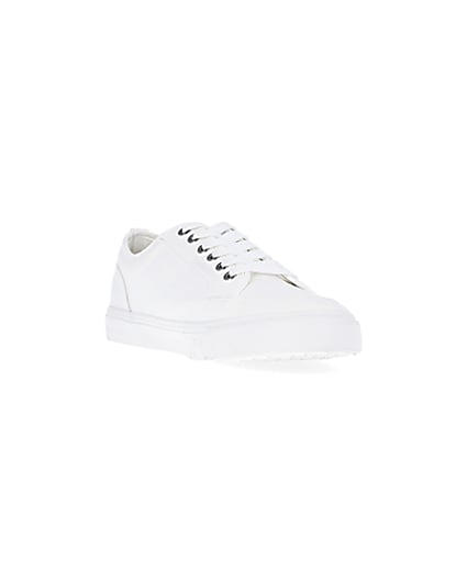 360 degree animation of product White RI lace up plimsolls frame-19