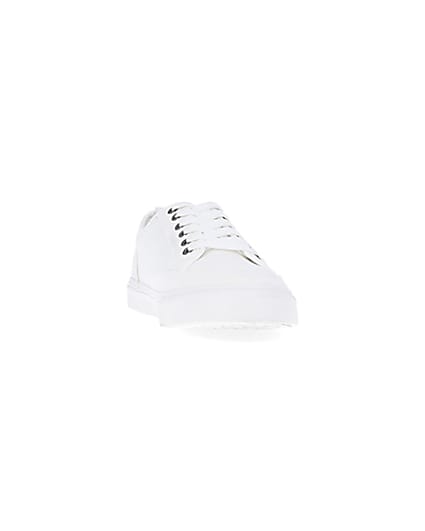 360 degree animation of product White RI lace up plimsolls frame-20