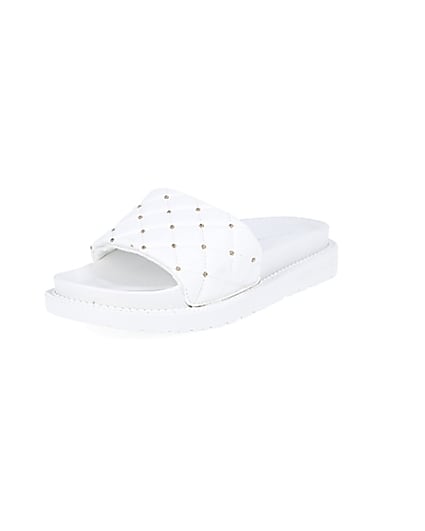 360 degree animation of product White RI padded chunky quilted sliders frame-0