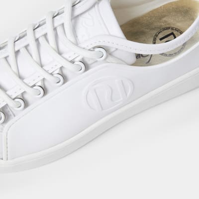 White RI rubberised lace up plimsoles