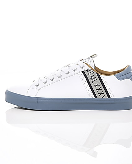 360 degree animation of product White seattle blue stripe trainers frame-21