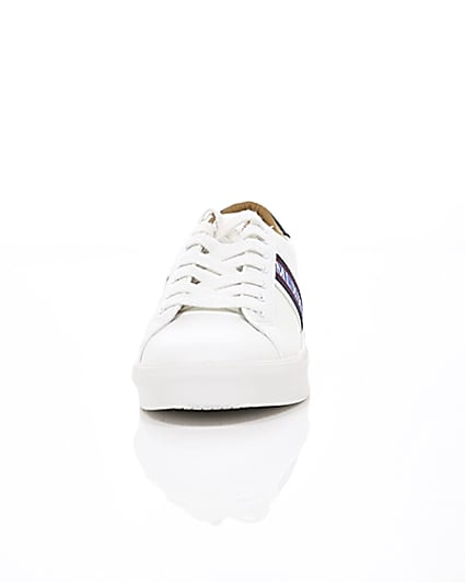 360 degree animation of product White seattle trainers frame-3