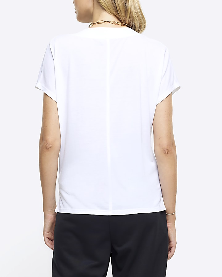 White v-neck t-shirt