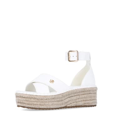 360 degree animation of product White wide espadrille flatform sandals frame-1