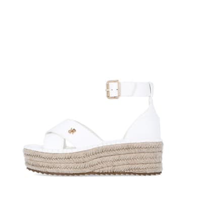 360 degree animation of product White wide espadrille flatform sandals frame-3