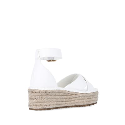 360 degree animation of product White wide espadrille flatform sandals frame-12