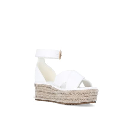 360 degree animation of product White wide espadrille flatform sandals frame-18