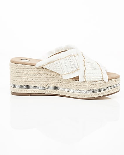 360 degree animation of product White woven chain trim espadrille wedges frame-9