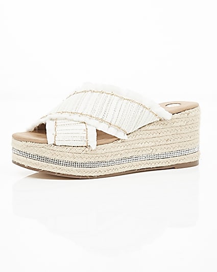 360 degree animation of product White woven chain trim espadrille wedges frame-23