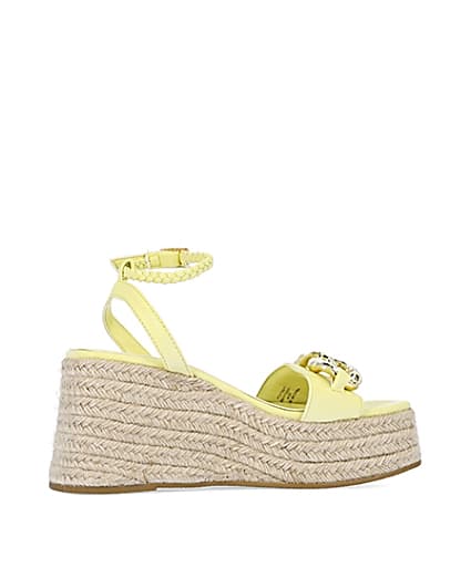 360 degree animation of product Yellow chain detail flatform wedges frame-14