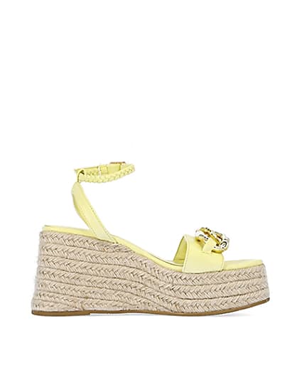 360 degree animation of product Yellow chain detail flatform wedges frame-15