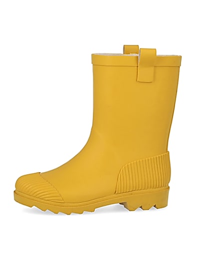 360 degree animation of product Yellow ribbed wellie boots frame-2