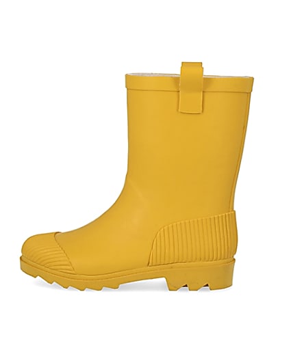360 degree animation of product Yellow ribbed wellie boots frame-3
