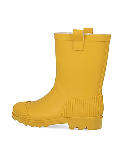 360 degree animation of product Yellow ribbed wellie boots frame-4