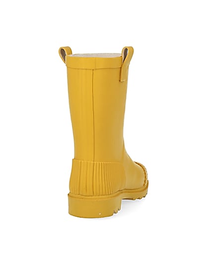 360 degree animation of product Yellow ribbed wellie boots frame-10