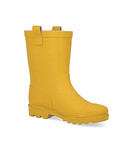 360 degree animation of product Yellow ribbed wellie boots frame-17