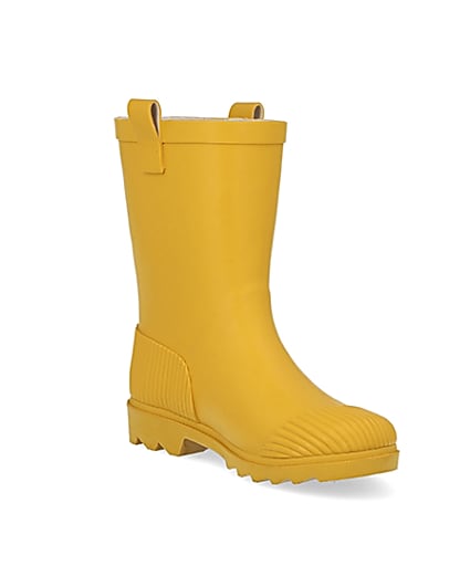360 degree animation of product Yellow ribbed wellie boots frame-18