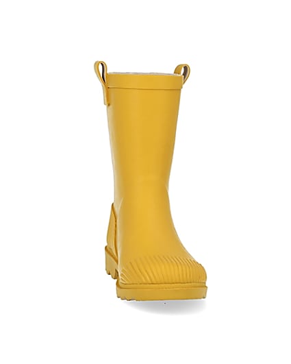 360 degree animation of product Yellow ribbed wellie boots frame-20