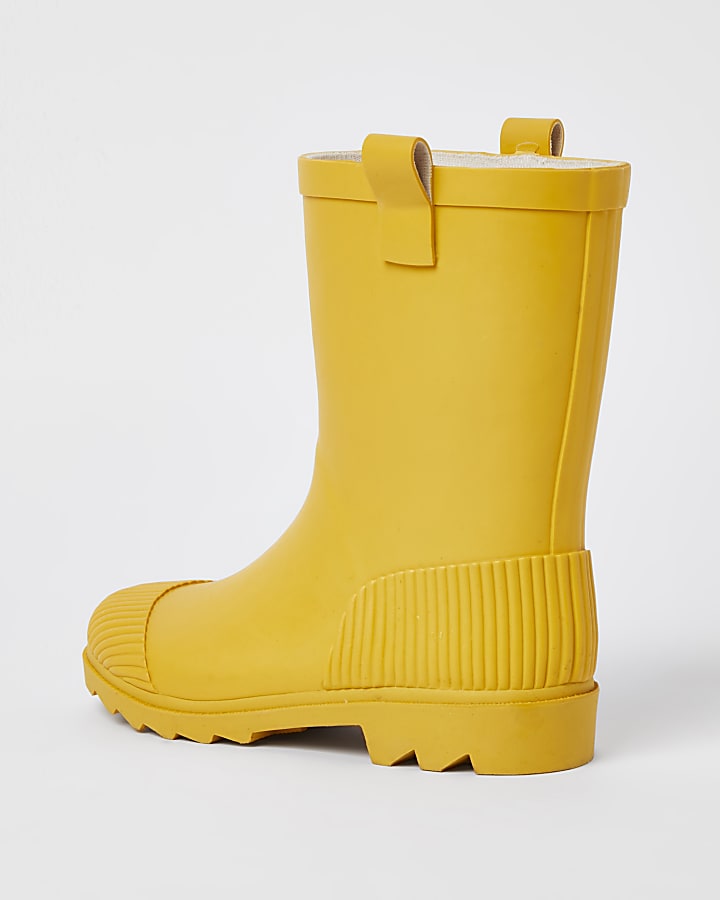 Yellow ribbed wellie boots
