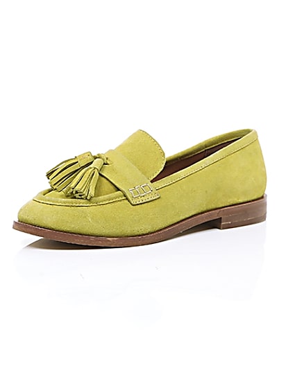 360 degree animation of product Yellow suede tassel loafers frame-0