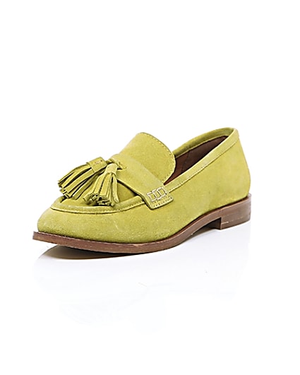 360 degree animation of product Yellow suede tassel loafers frame-1