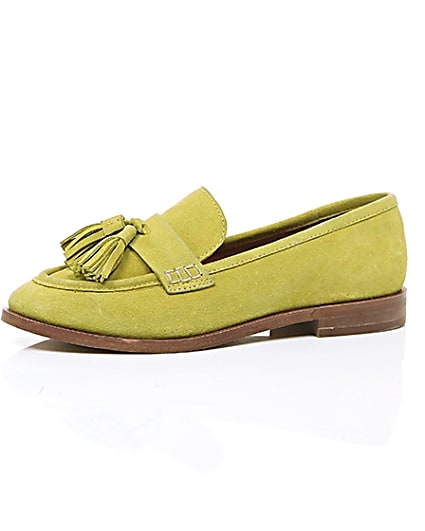 360 degree animation of product Yellow suede tassel loafers frame-23